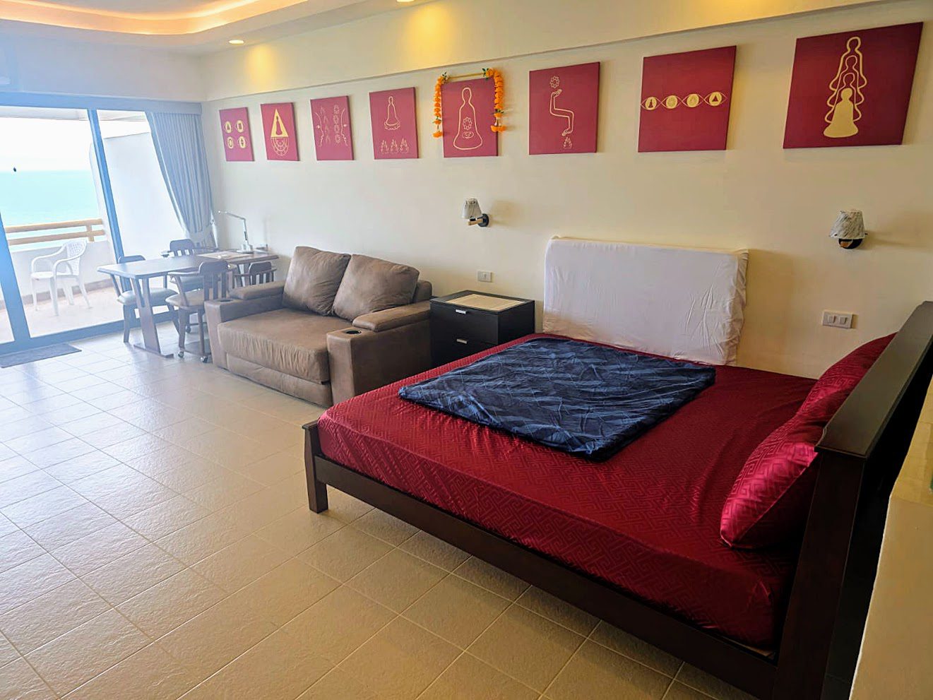 Chill at Sunset - Seaside Living in NaJomtien @Sunshine Beach Condotel thumbnail