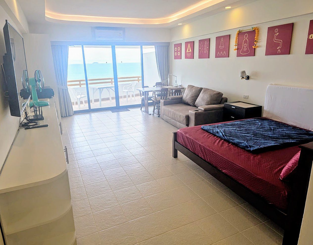 Chill at Sunset - Seaside Living in NaJomtien @Sunshine Beach Condotel thumbnail