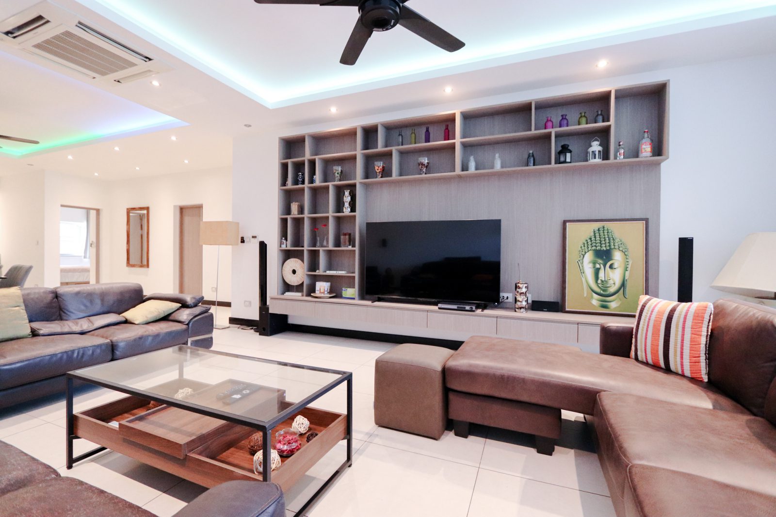 From Sea To Your Door - Jomtien Yacht  Club 1, Condo Unit For Sale thumbnail