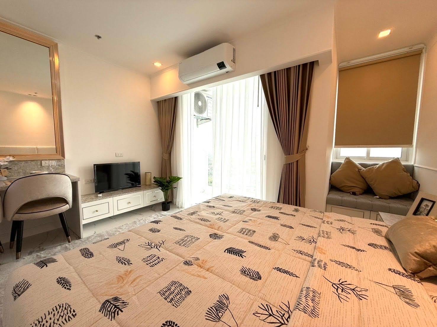 Studio Unit For Rent @The Empire Tower thumbnail