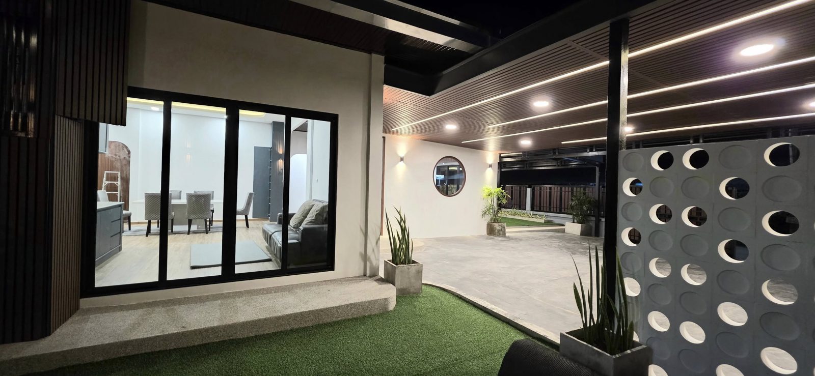 Renovated Comfort - Your Spacious Home in Town thumbnail