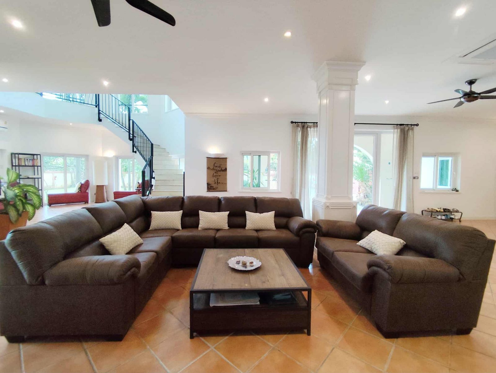 A Luxury private Pool villa in Huay Yai ideal for big families thumbnail