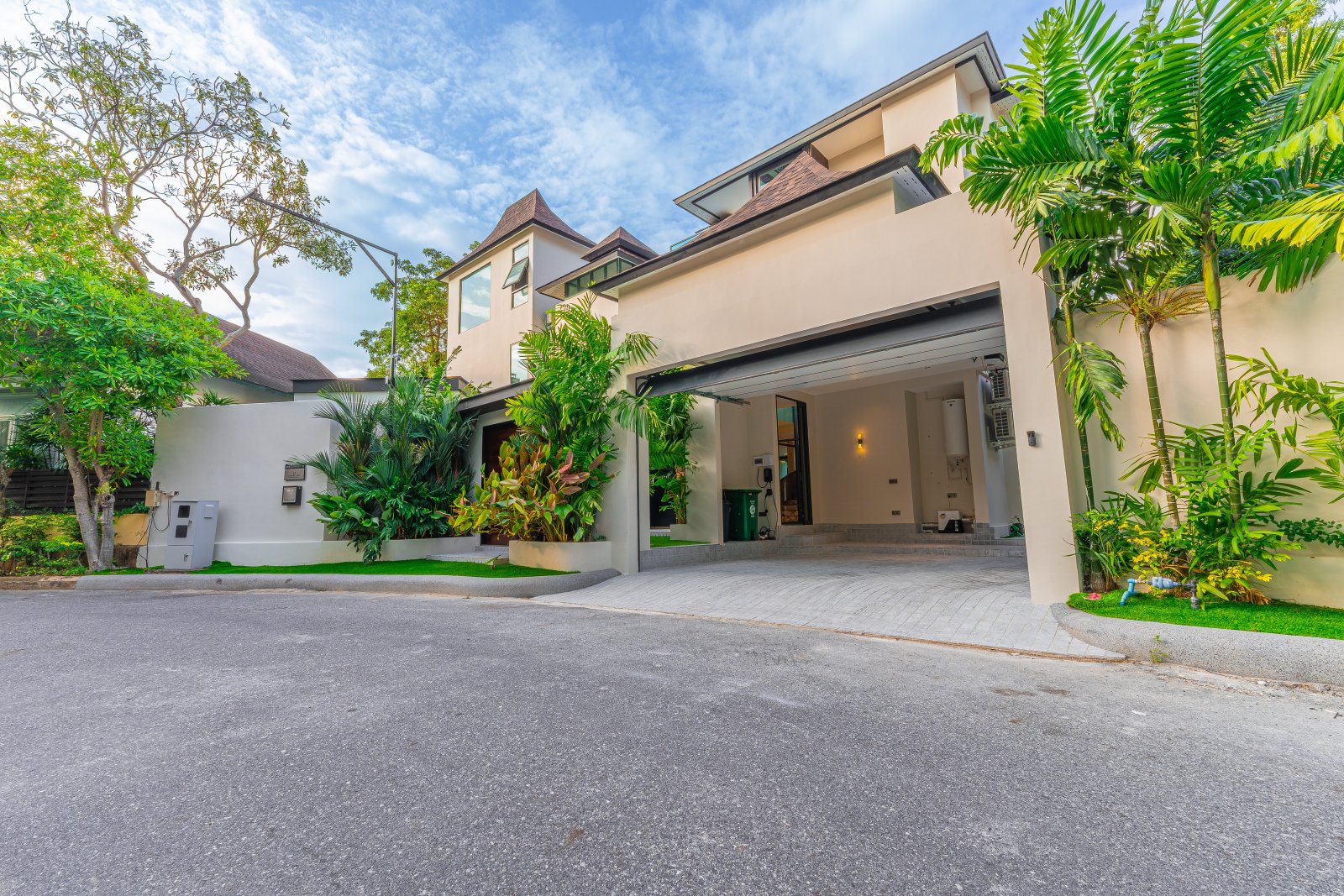 Exclusive Nagawari Villa - Exquisite Living in a Serene Surroundings thumbnail