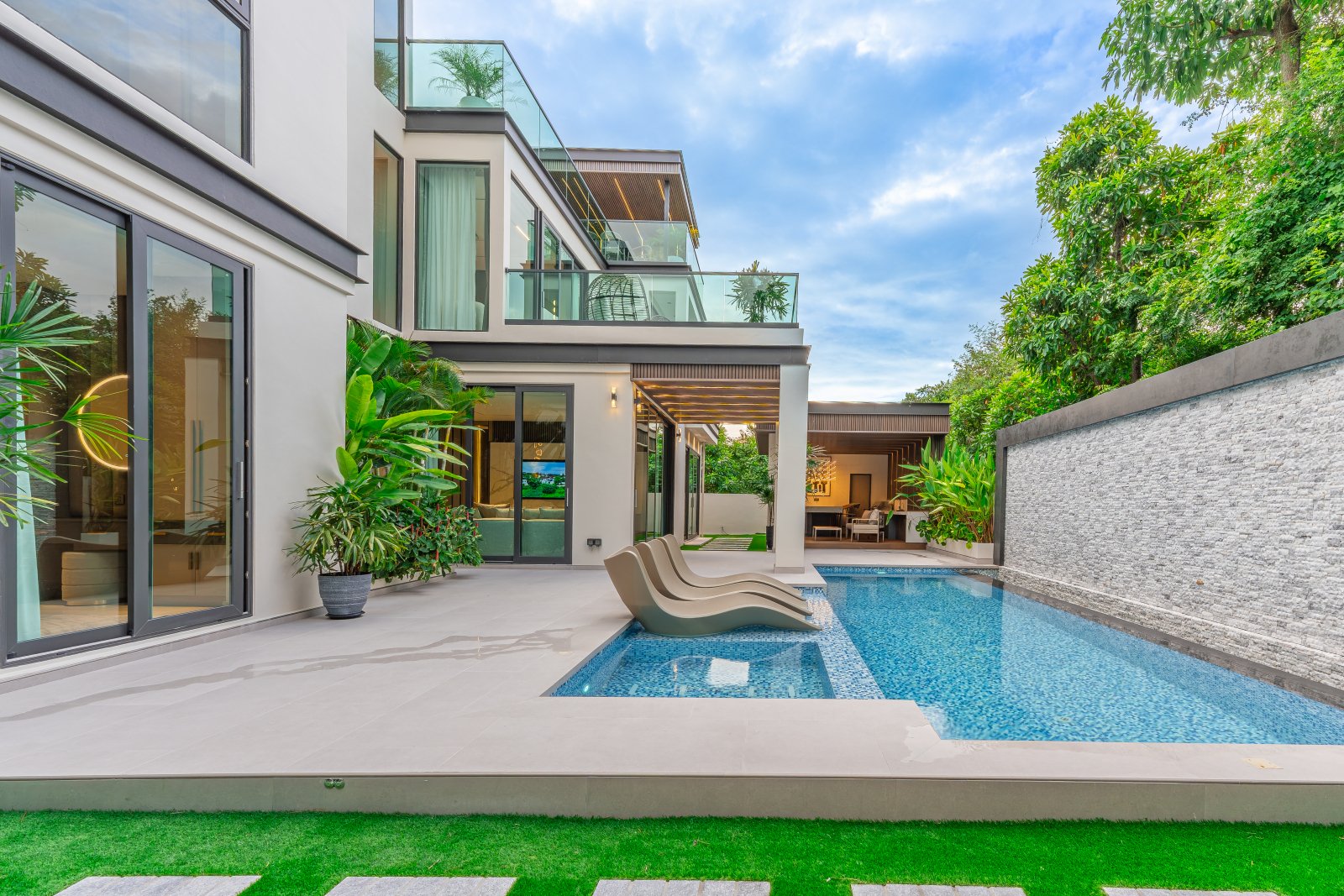 Exclusive Nagawari Villa - Exquisite Living in a Serene Surroundings thumbnail