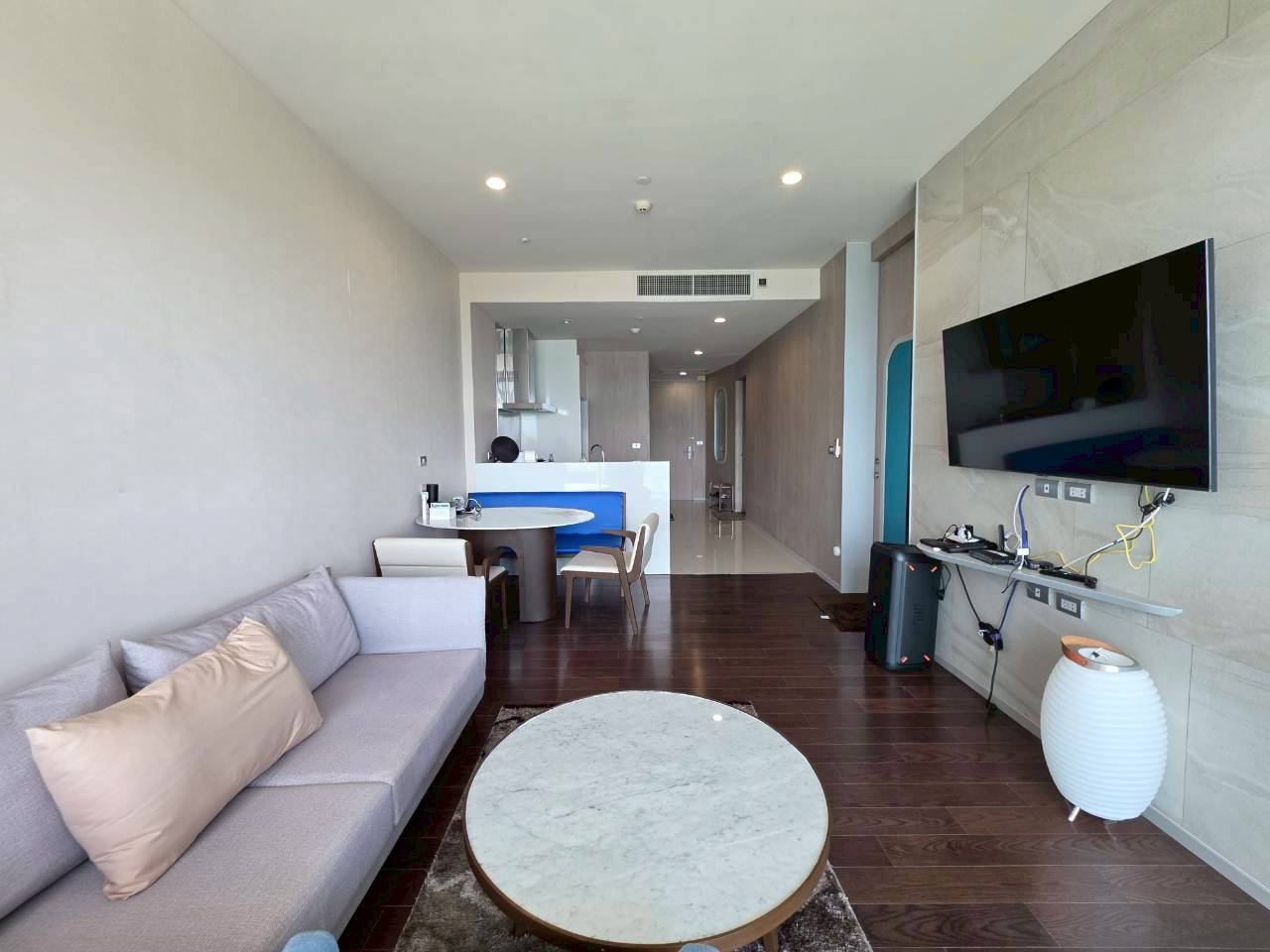 Live Above The Waves - Movenpick Pattaya, Full Seaview thumbnail