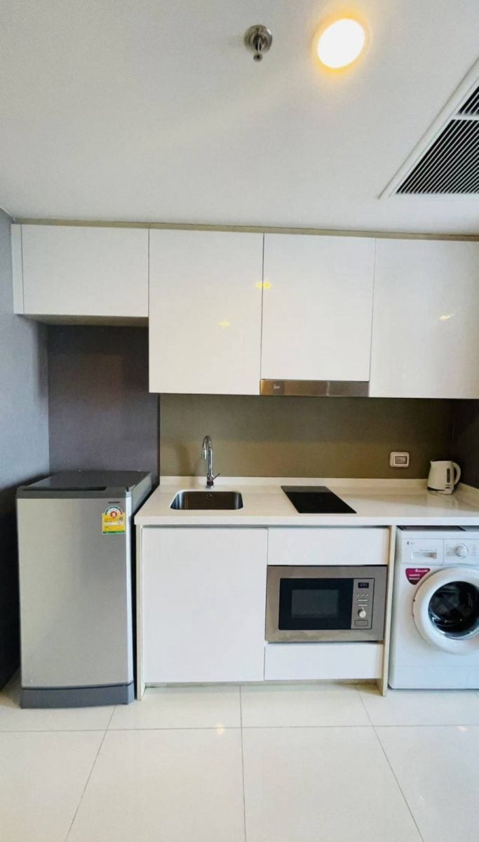 The Riviera Wongamat - Sky Living with Breathtaking City View thumbnail