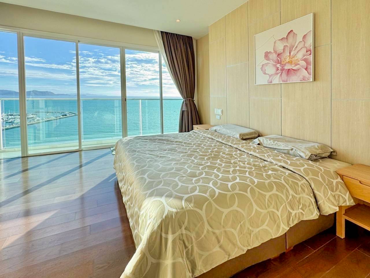 Mövenpick White Sand Beach – Na Jomtien