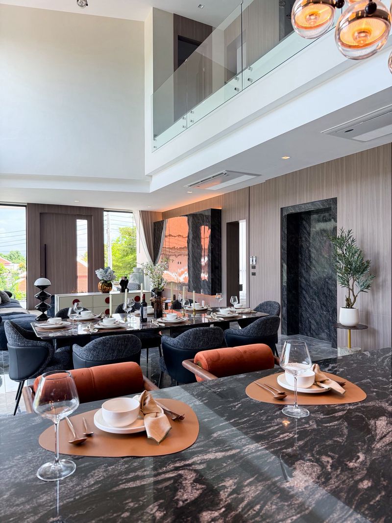 Brand New Super Luxury Villa for Sale in Pratumnak Hill