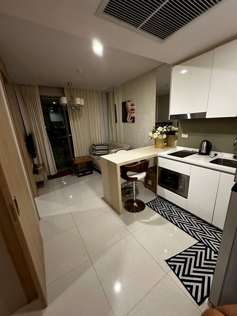 Sea Breeze Condo For Rent - The Riviera Jomtien thumbnail