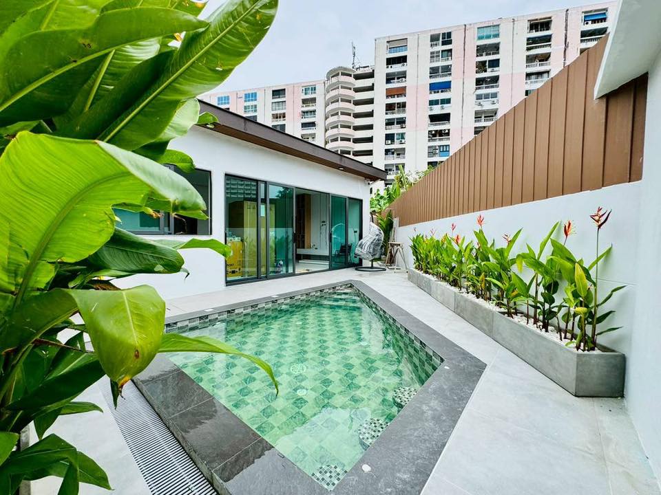 Stylish Urban Pool Villa - Central Pattaya thumbnail