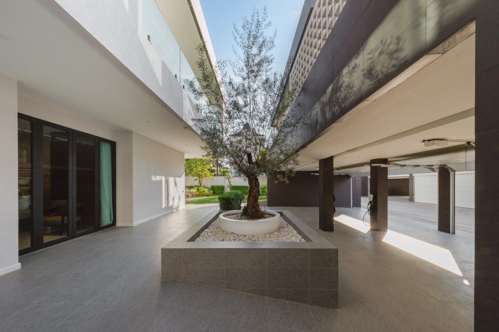 Luxury Modern Pool Villa Near Jomtien Beach thumbnail