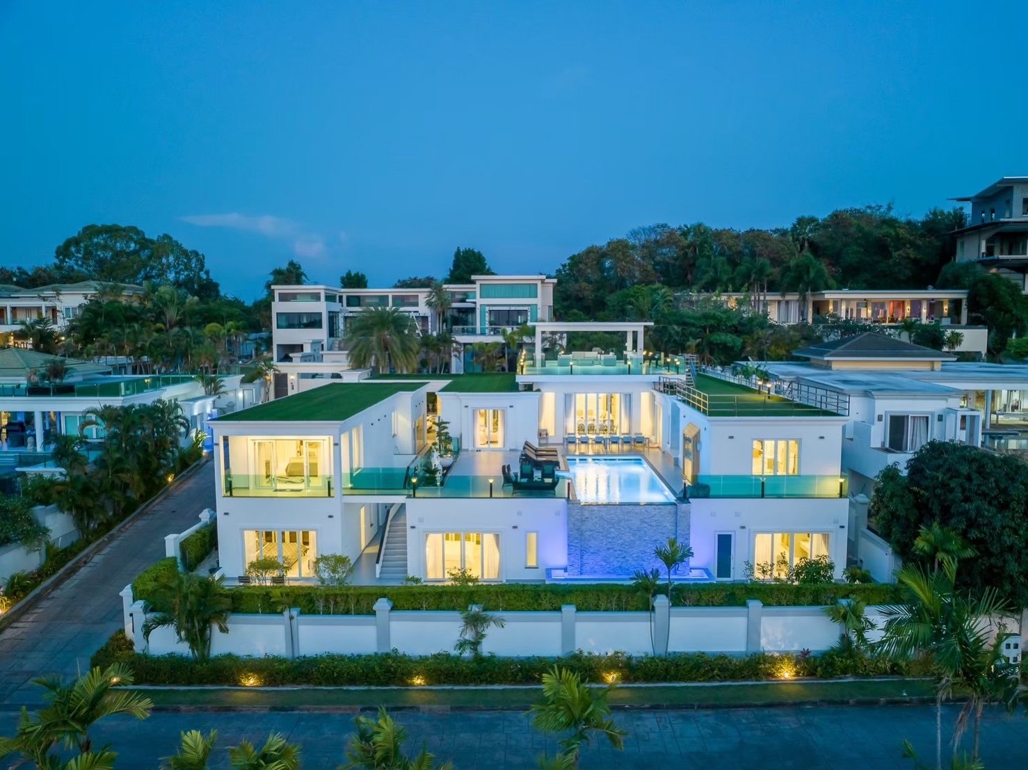 A Hillside Sanctuary of Sophisticated Luxury and Panoramic Sea Views