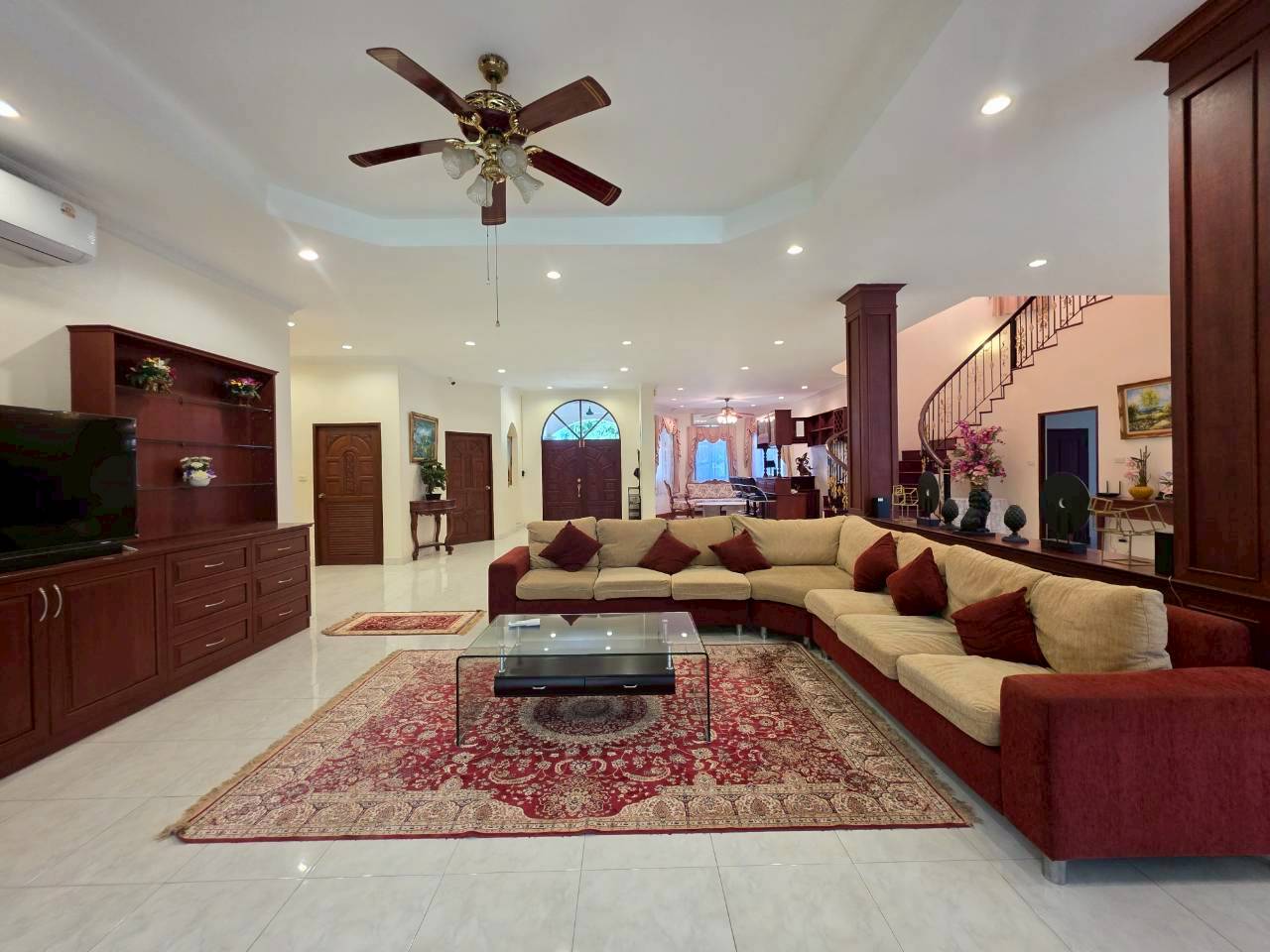 Spanish Villa For Rent - Mabprachan Lake thumbnail