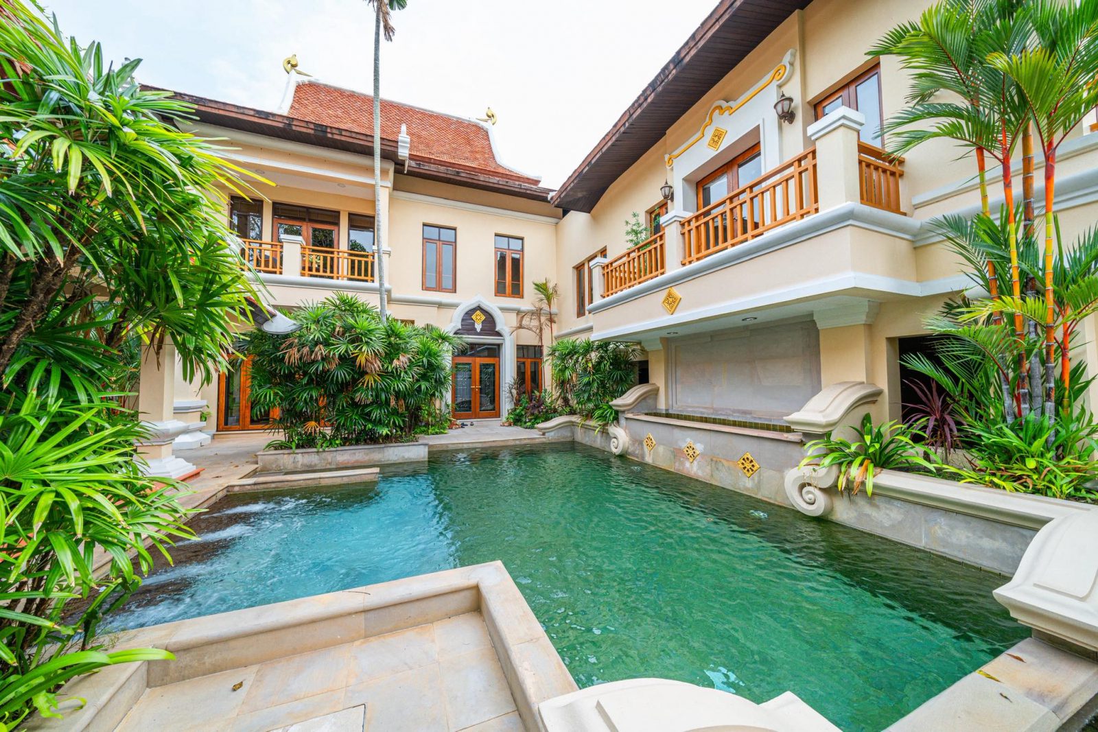 Tropical Thai-Bali Pool Villa For Sale - View Talay Marina, Na Jomtien thumbnail