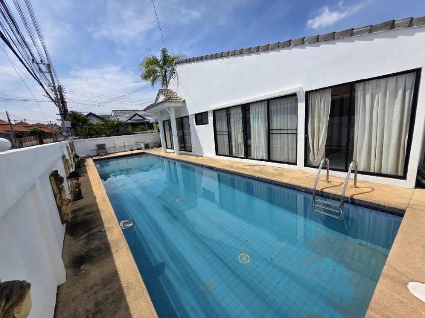 Twin House with Private Pool – Pattaya Green Ville, Siam Country Club