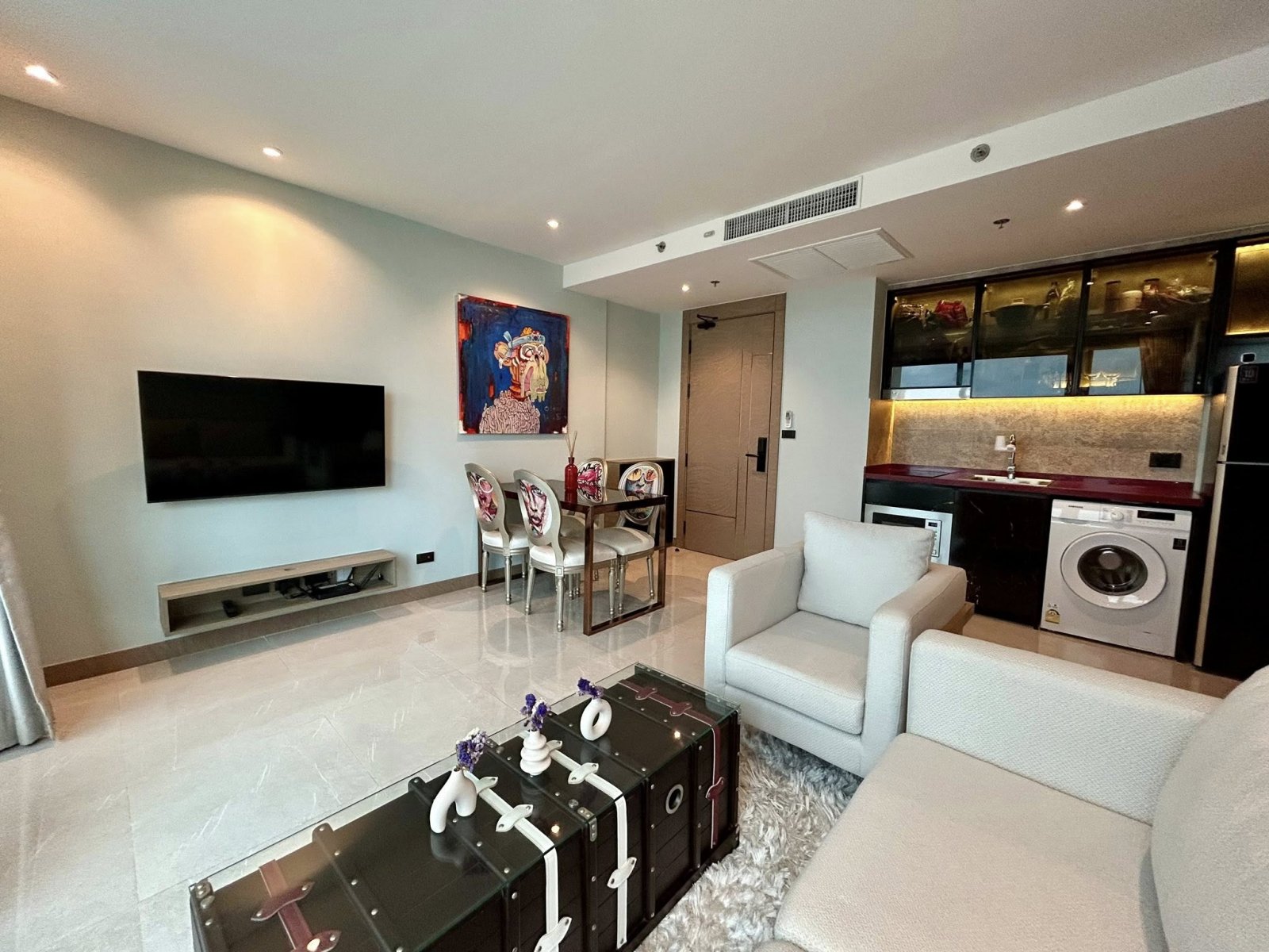 Private Jacuzzi with a View - The Riviera Ocean Drive Condo For Rent thumbnail