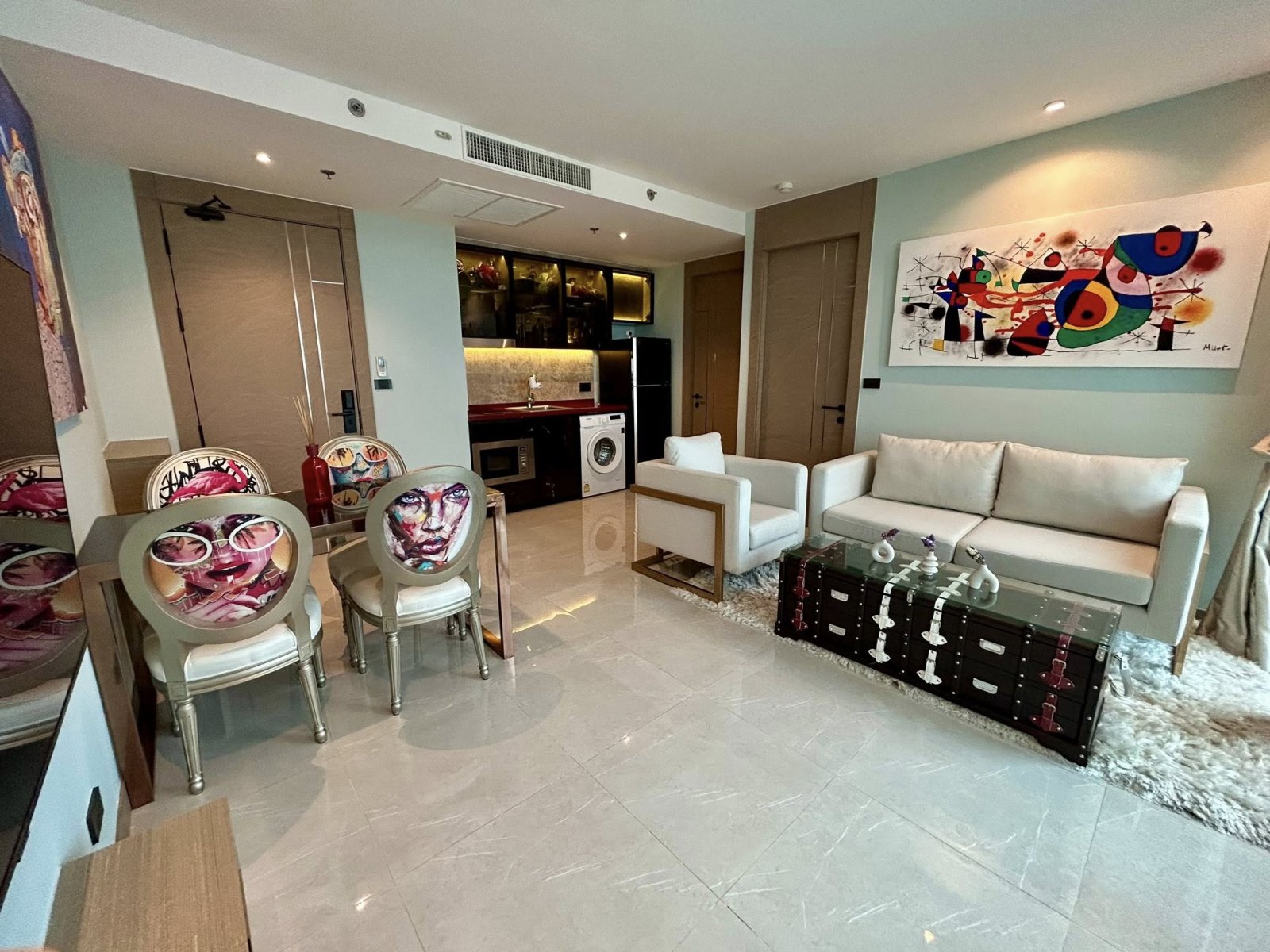 Private Jacuzzi with a View - The Riviera Ocean Drive Condo For Rent thumbnail