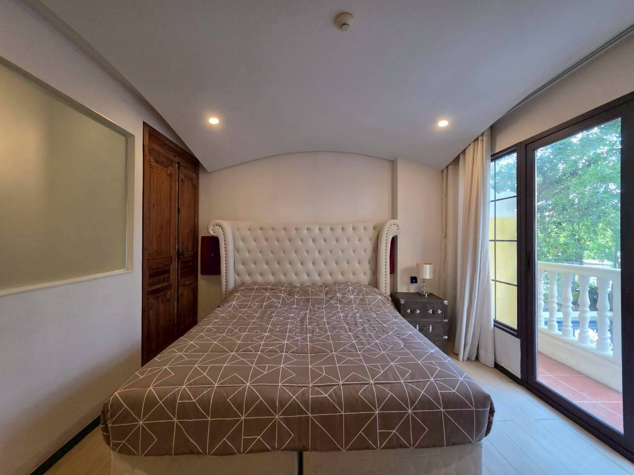 Resort-Style Studio For Rent - Venetian Resort Pattaya thumbnail