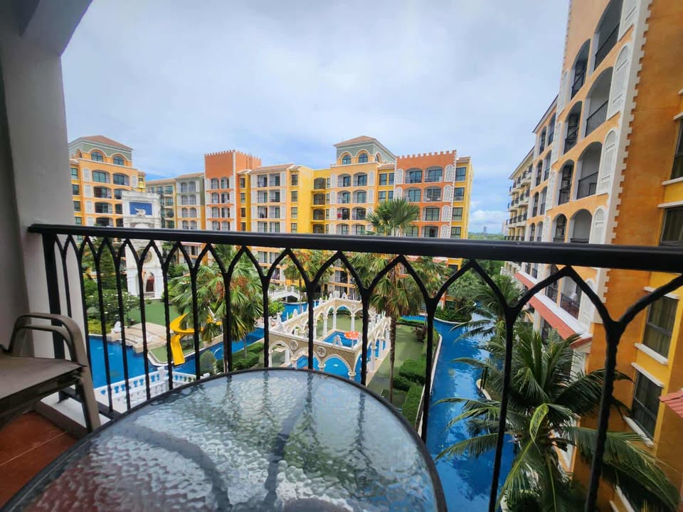 Resort Style Living - Venetian Signature Resort, Jomtien