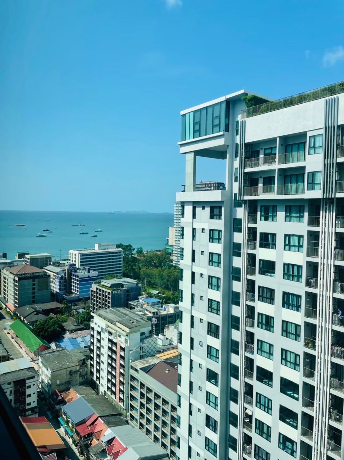 Central Comfort, Sea View Style - The Base Pattaya