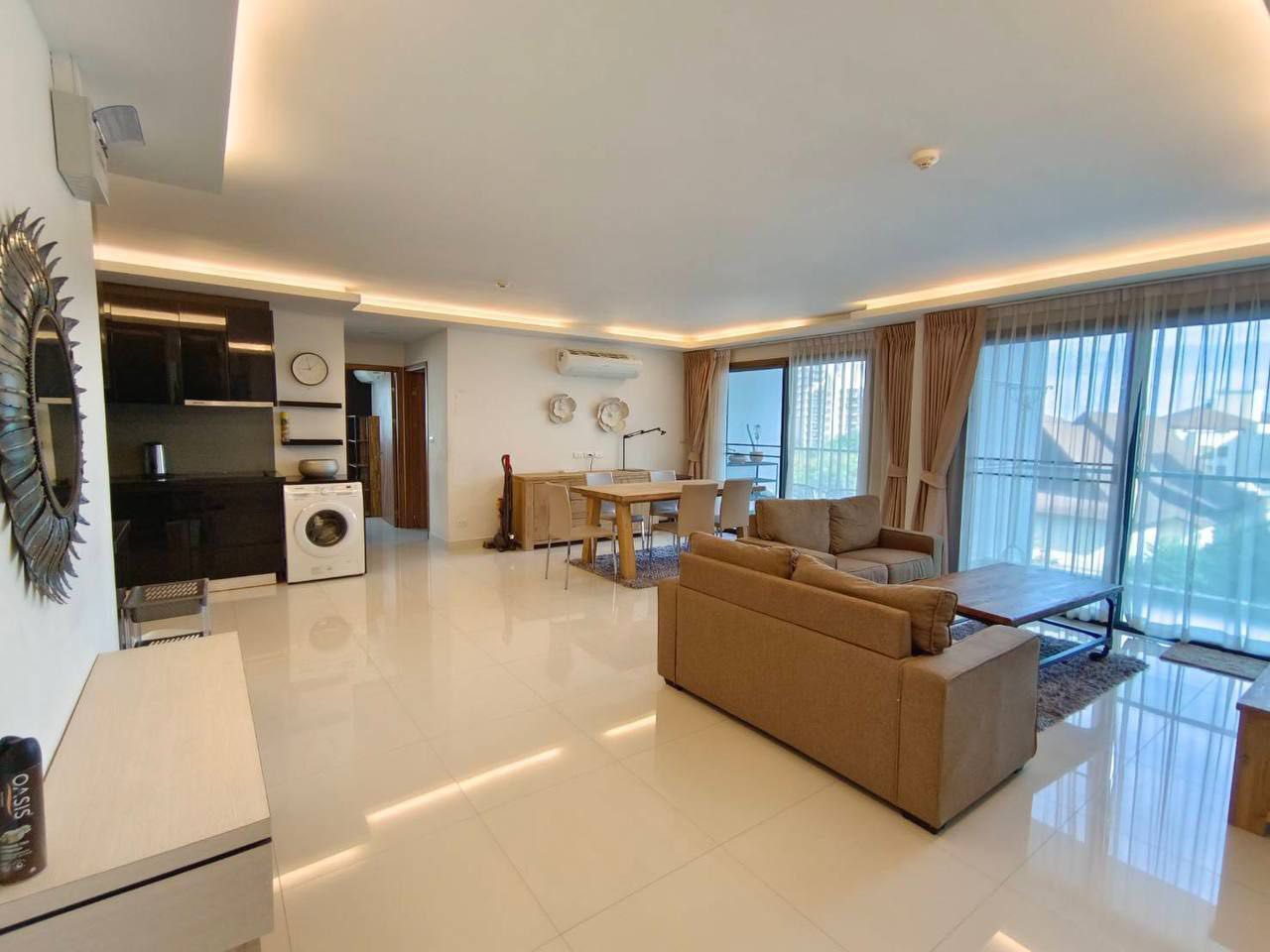 Hot Deal Pool View Condo - Club Royal, Wongamat thumbnail