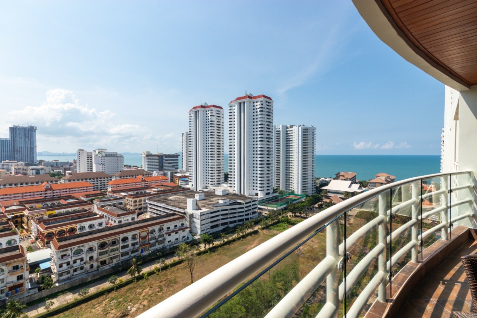 Coastal Comfort - Furnished 2-Bedroom Condo, View Talay 5D