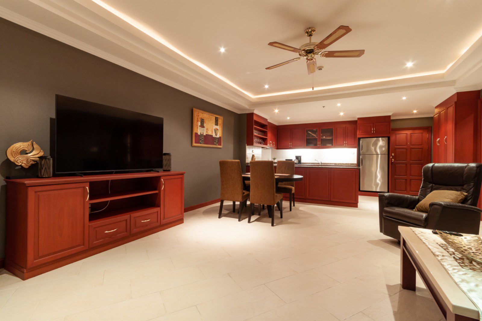 Coastal Comfort - Furnished 2-Bedroom Condo, View Talay 5D thumbnail