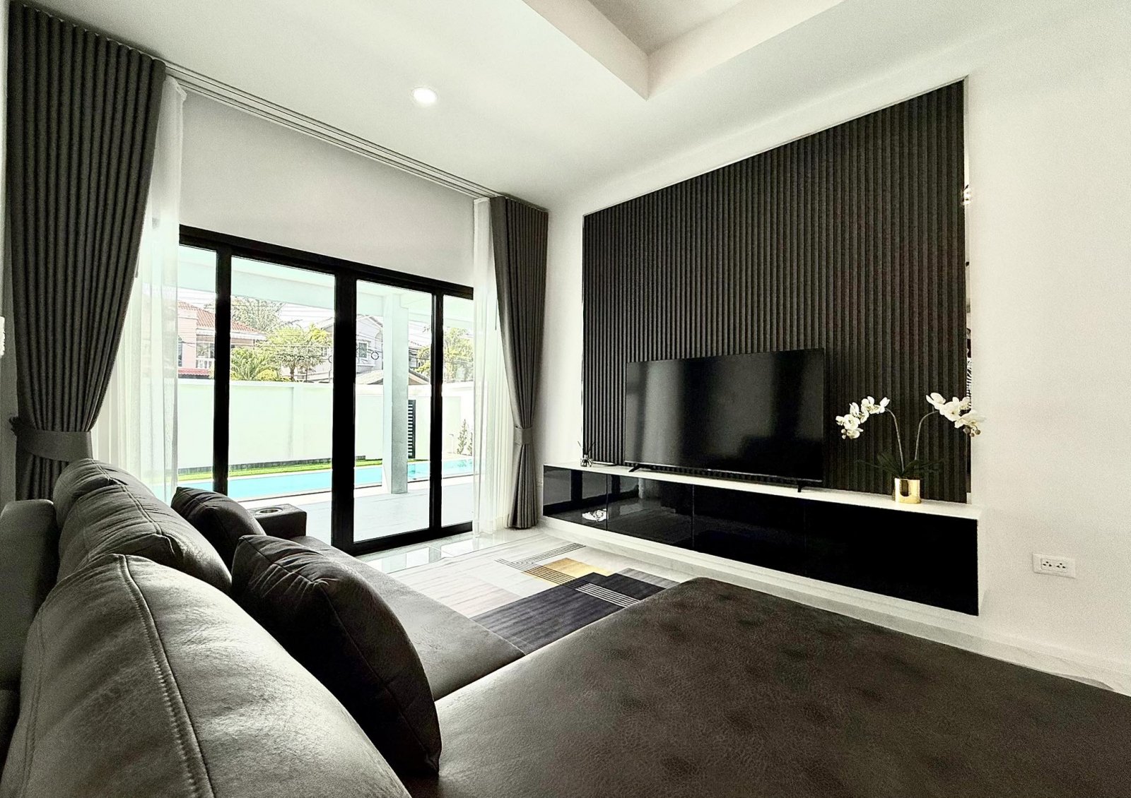 Modern Pool Villa - Soi Boon Samphan, Pattaya thumbnail