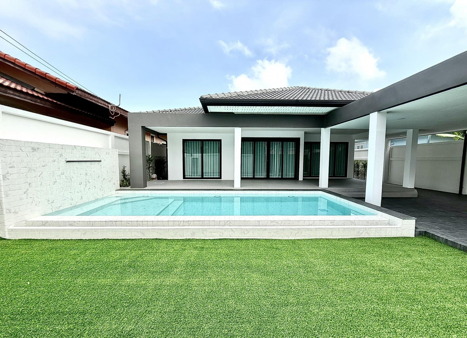 Modern Pool Villa - Soi Boon Samphan, Pattaya thumbnail