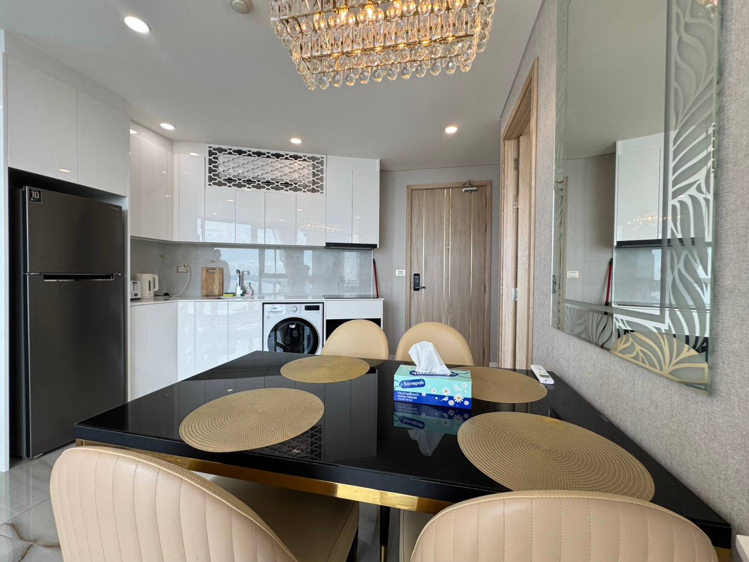 Life on the Edge - Rooftop Private Pool Condo, Copacabana thumbnail