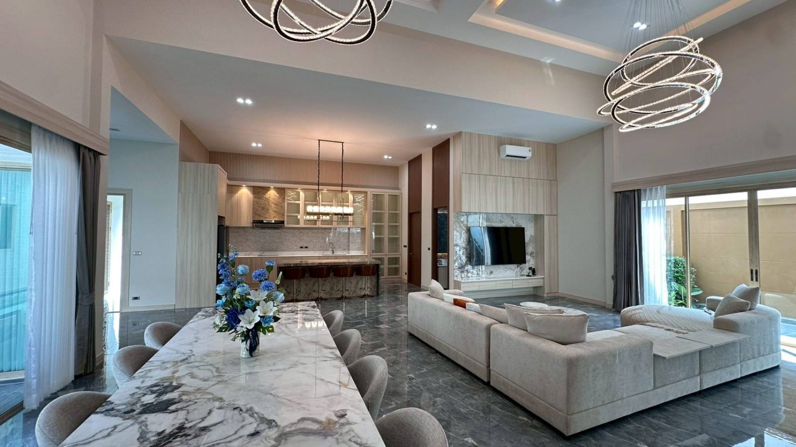 Luxury Pool Villa for Rent - Baan Mae Bibury, Pattaya thumbnail