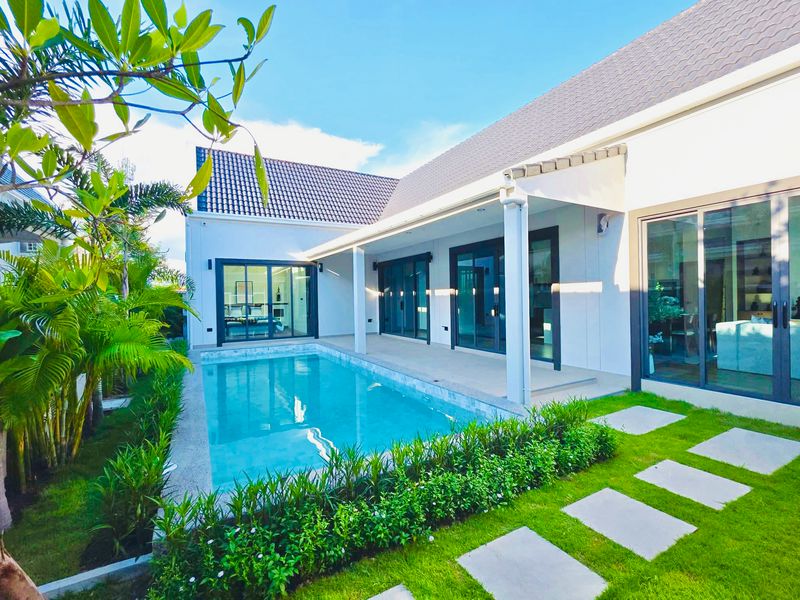 New Modern Pool Villa in Pattaya - Pong / Mabprachan Area thumbnail