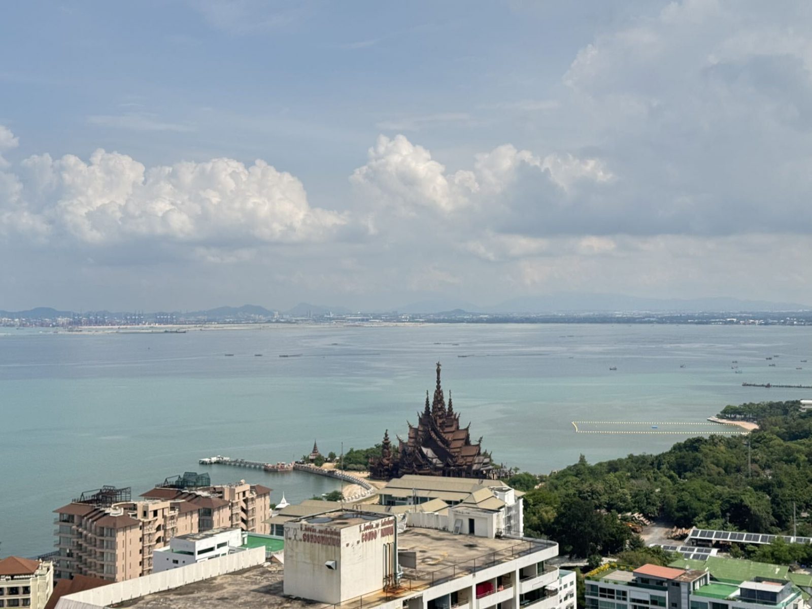 High-Floor Ocean View – The Riviera Wongamat, Pattaya