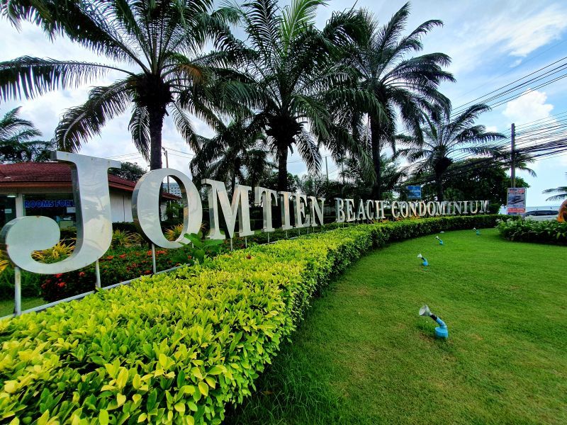 Seaside Simplicity - Affordable Beachfront Condo For Sale, Rimhaad Jomtien thumbnail