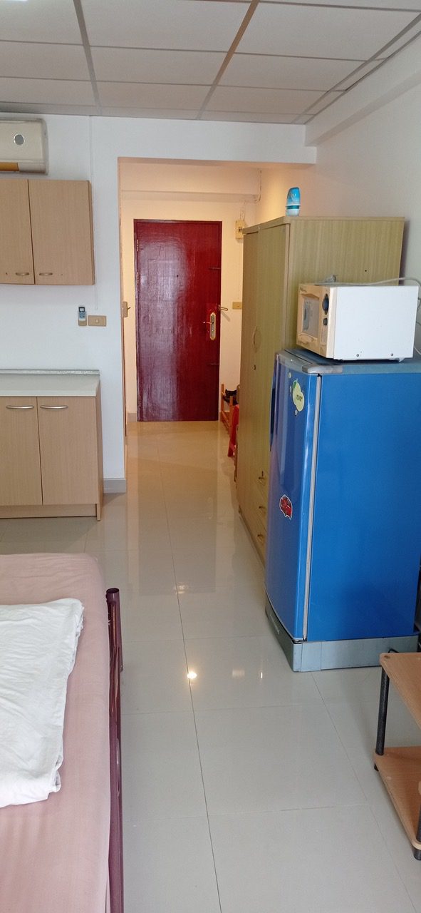 Seaside Simplicity - Affordable Beachfront Condo For Sale, Rimhaad Jomtien thumbnail