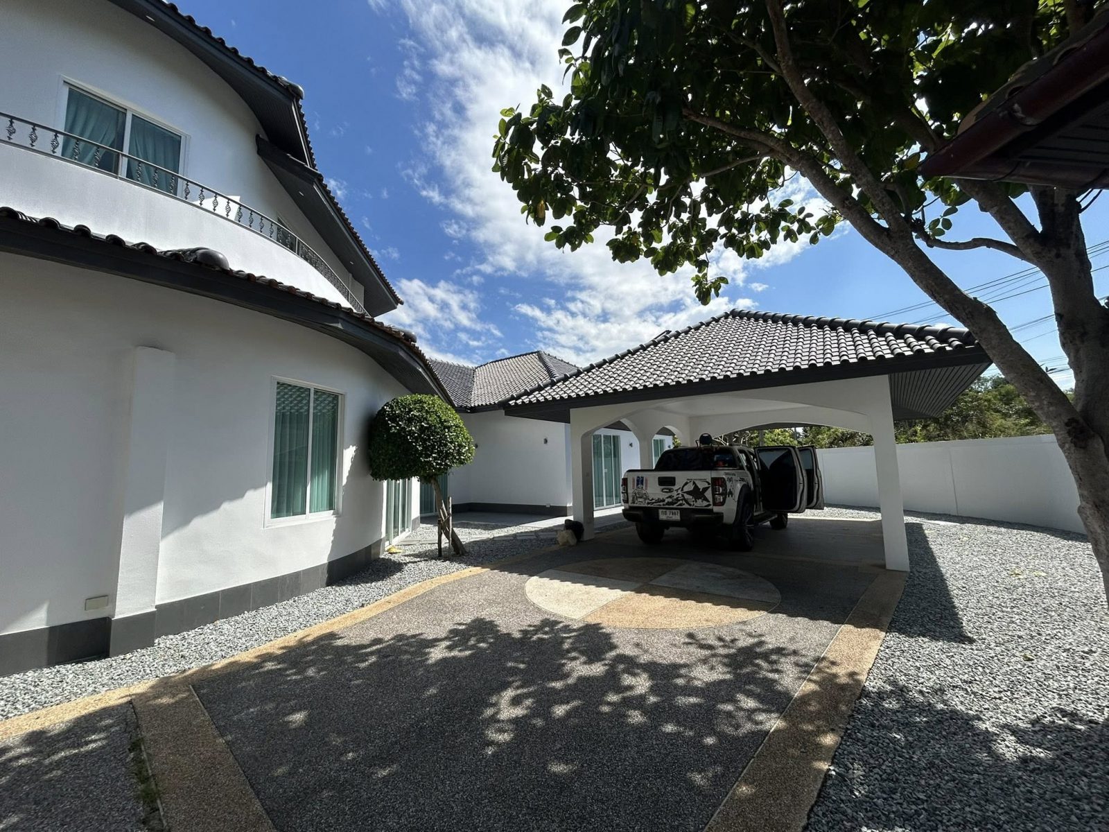 Spacious 2-Storey Pool Villa For Rent - East Pattaya thumbnail