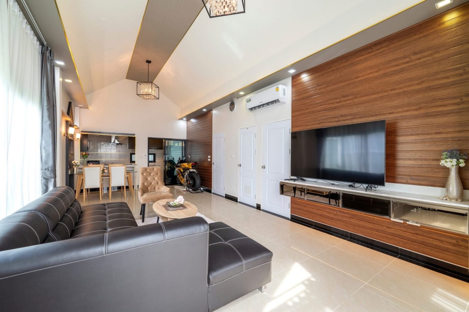 Ready-To-Move Family Home - Soi Siam Country Club, Pattaya thumbnail