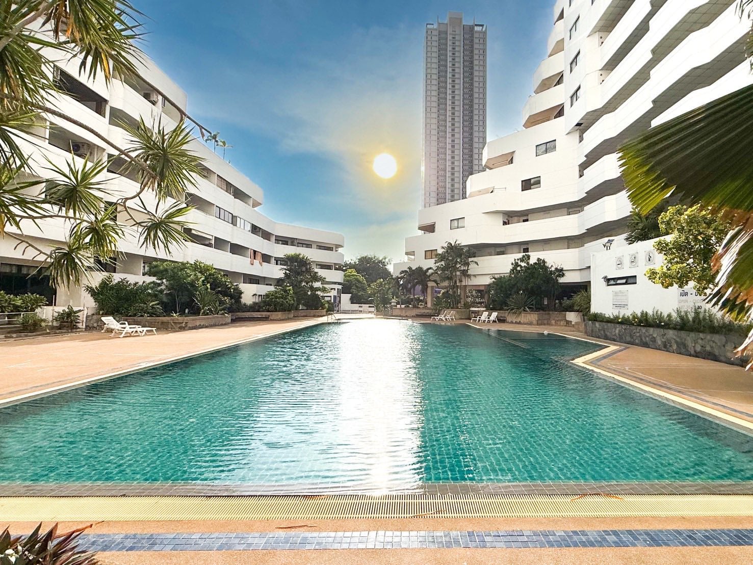 Rare Penthouse Living - Massive 3-Bed Unit at  Jomtien Beach Paradise