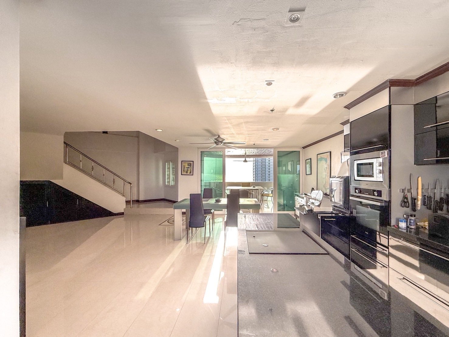 Rare Penthouse Living - Massive 3-Bed Unit at  Jomtien Beach Paradise thumbnail