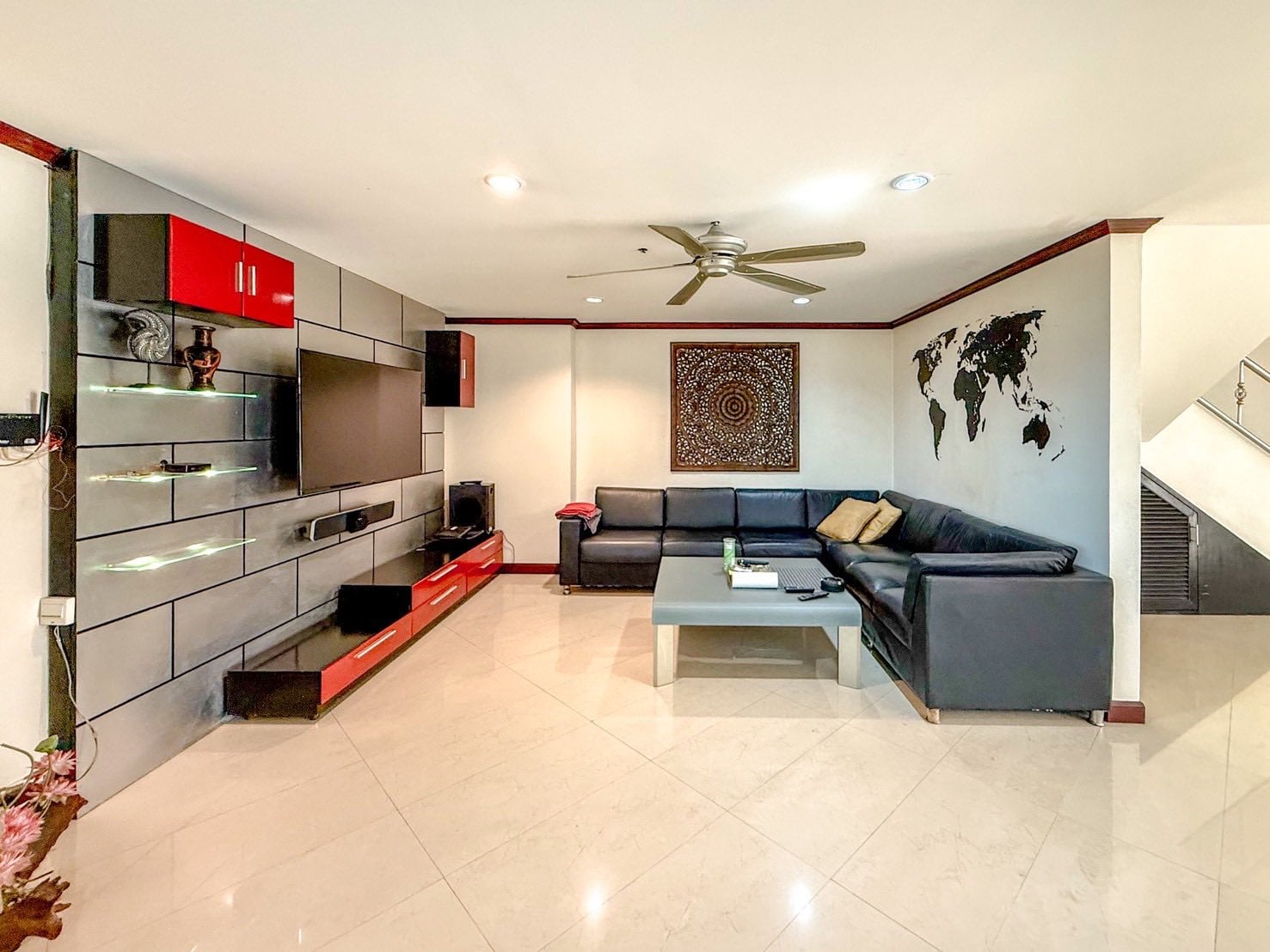 Rare Penthouse Living - Massive 3-Bed Unit at  Jomtien Beach Paradise thumbnail