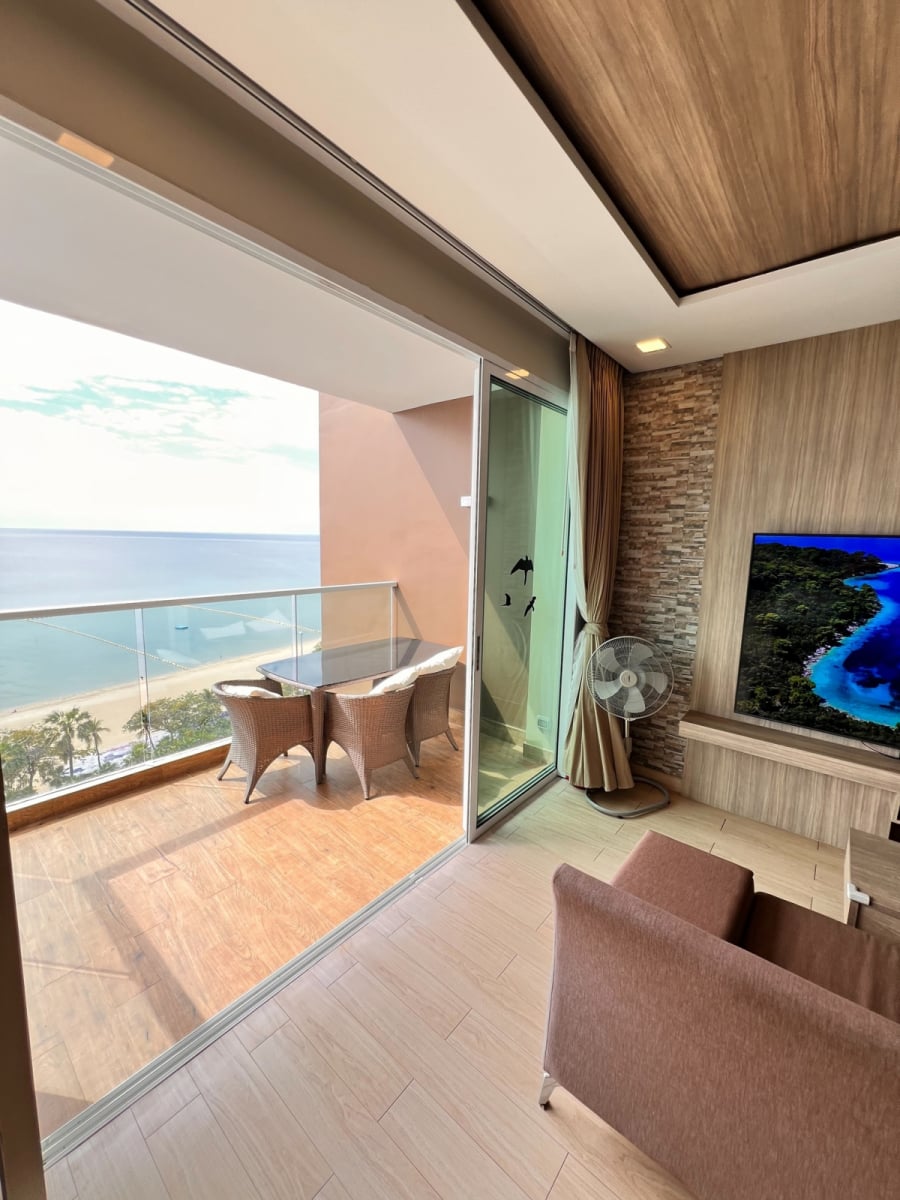 Seaside Condo For Rent @Cetus Beachfront, Jomtien
