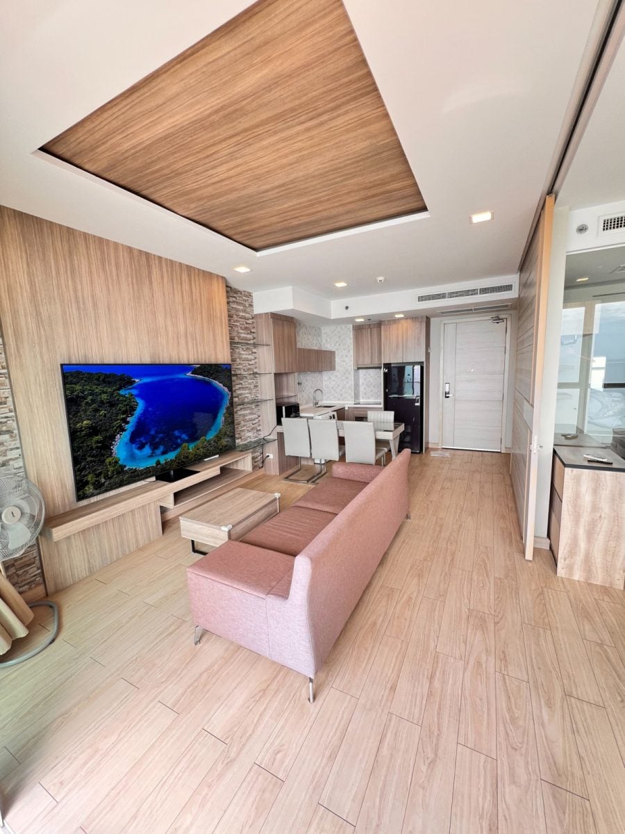 Seaside Condo For Rent @Cetus Beachfront, Jomtien thumbnail