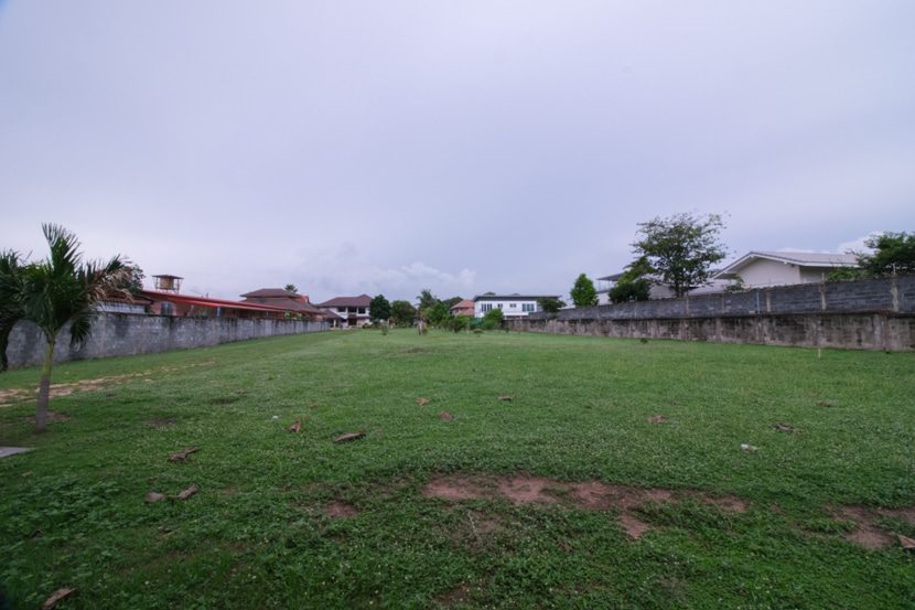 Land For Sale Near Mabprachan Lake.