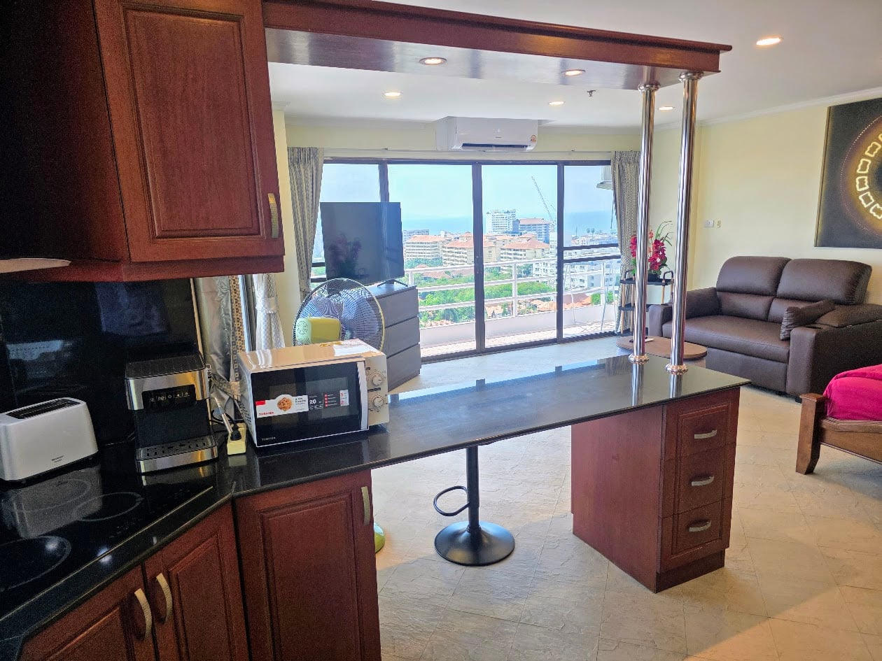 High-Floor Sea View studio -View Talay 2B thumbnail