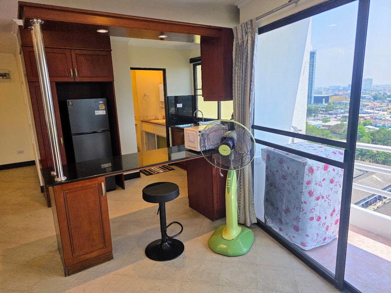 High-Floor Sea View studio -View Talay 2B thumbnail