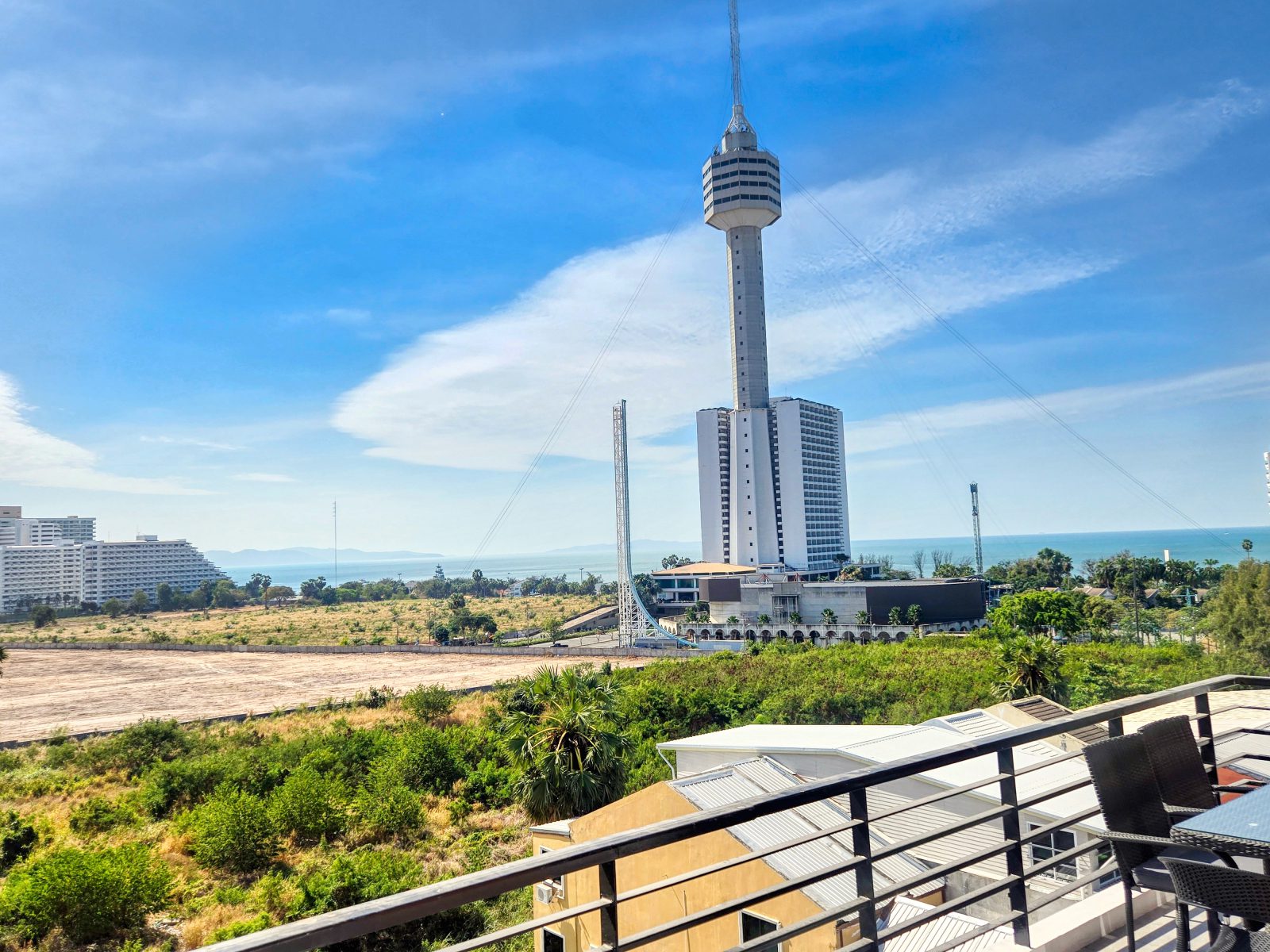 Spacious Family Seaside Residence-The ocean Pearl Condominium thumbnail