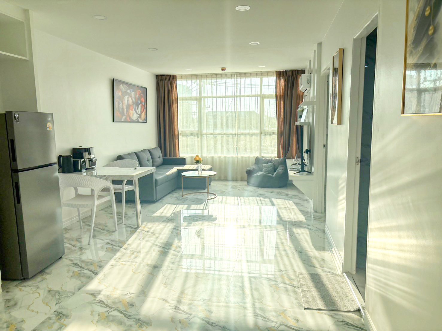 Spacious Seaside Residence -The Ocean Pearl Condominium thumbnail