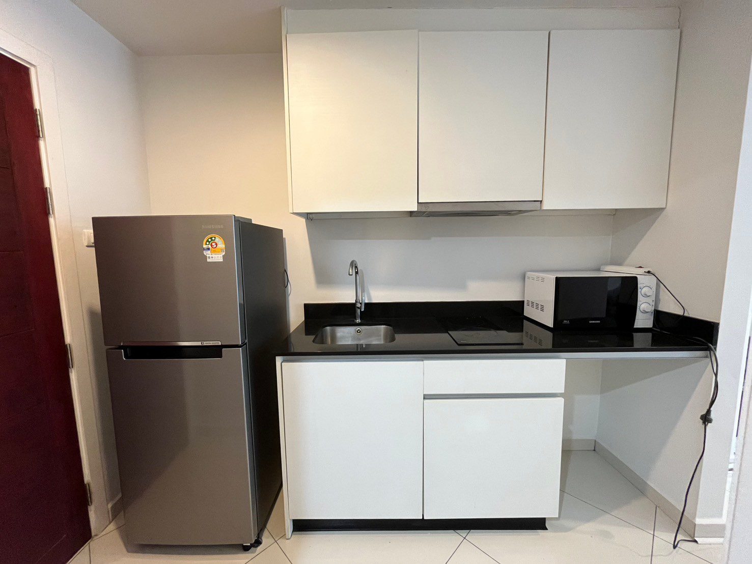 Compact Hillside Studio-Art on the Hill ,Pratumnak thumbnail