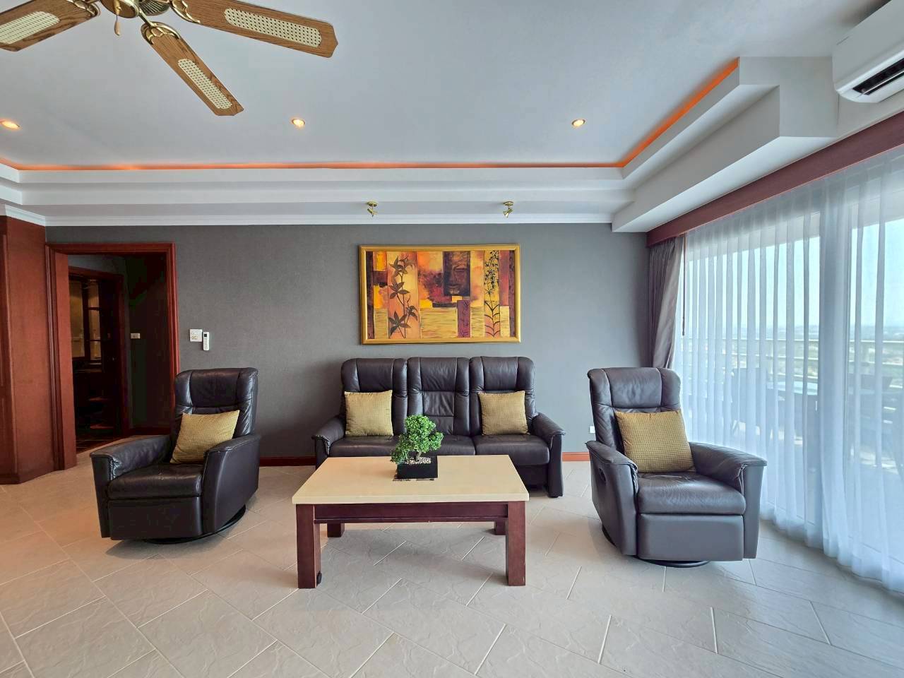 Spacious Sea View Residence -View Talay 5D, Jomtien thumbnail