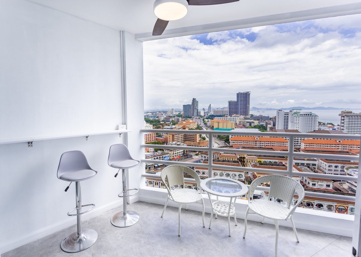 High-Floor Sea View Studio-View Talay 5D, Jomtien thumbnail